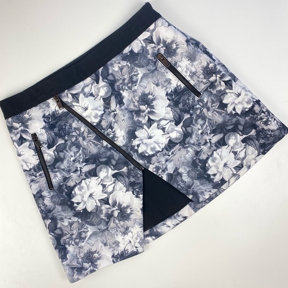 Zara Basic Black & White Floral Envelope Asymmetrical Zipper Detail Skirt - Picture 6 of 16